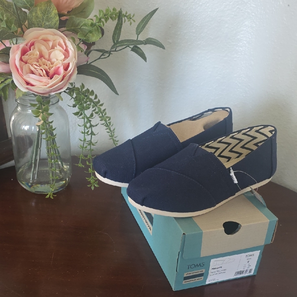 Toms Navy Canvas Slip-On Flats